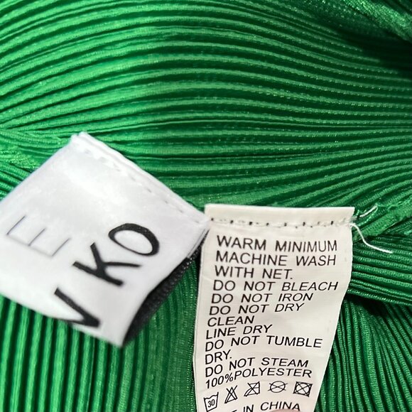 Kate Hewko Glam Sleeve Textured Top - Picture 10 of 10